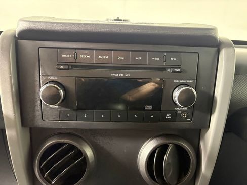 Used 2009 Jeep Wrangler X AWD/4WD image 22