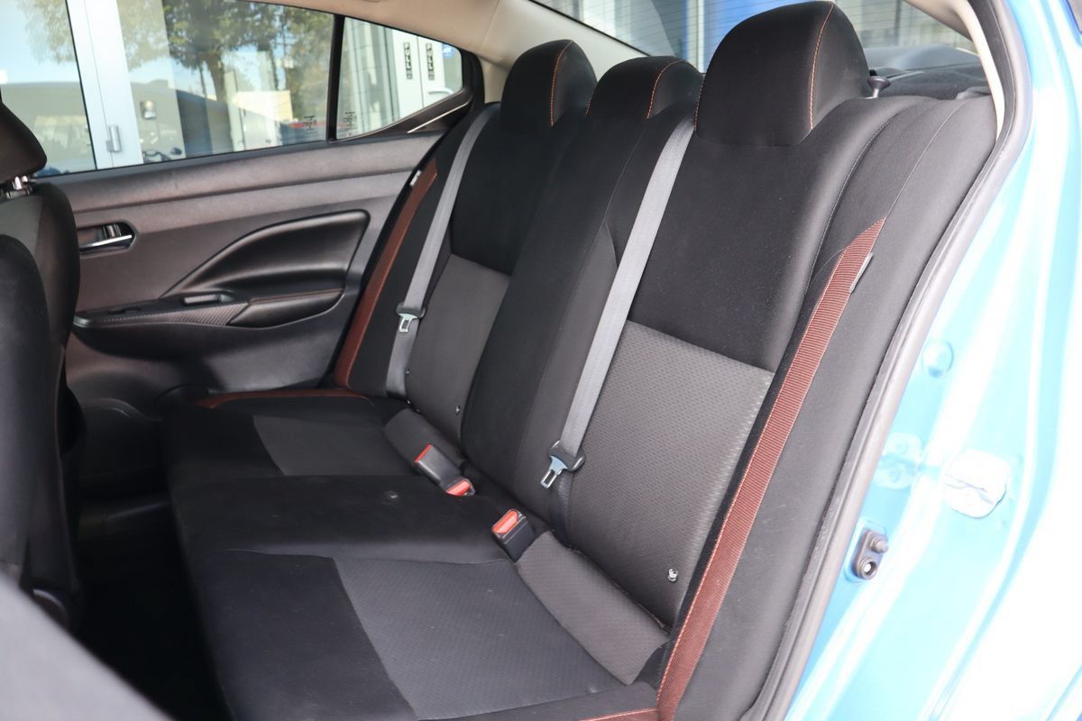 Used 2021 Nissan Versa SR w/ Convenience Package FWD image 11