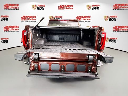Used 2024 GMC Sierra 2500 SLT w/ SLT Premium Package image 30