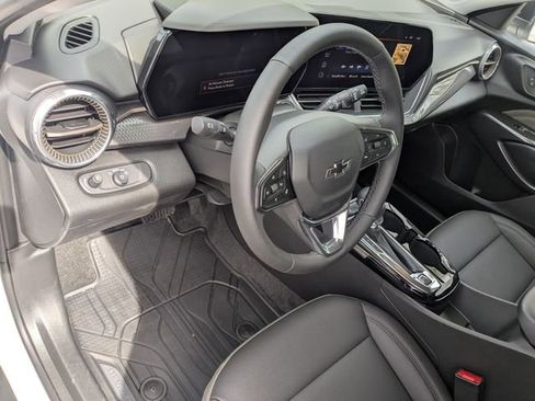 Used 2025 Chevrolet Trax ACTIV w/ Driver Confidence Package FWD image 10