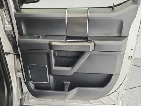 Used 2019 Ford F150 Lariat w/ Equipment Group 502A Luxury AWD/4WD image 28