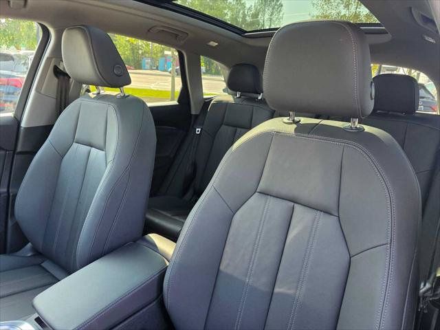 Used 2025 Audi Q5 Premium w/ Convenience Package AWD/4WD image 22