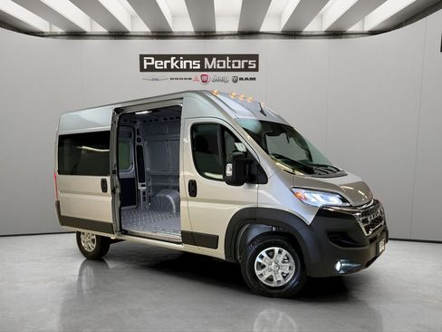 New 2025 RAM ProMaster 1500 w/ Quick Order Package 22G SLT image 5