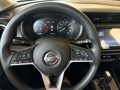 Used 2021 Nissan Kicks SV FWD image 19