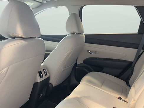 Certified 2025 Hyundai Tucson SEL AWD/4WD image 17