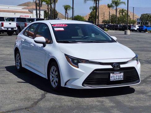Used 2025 Toyota Corolla LE FWD image 3