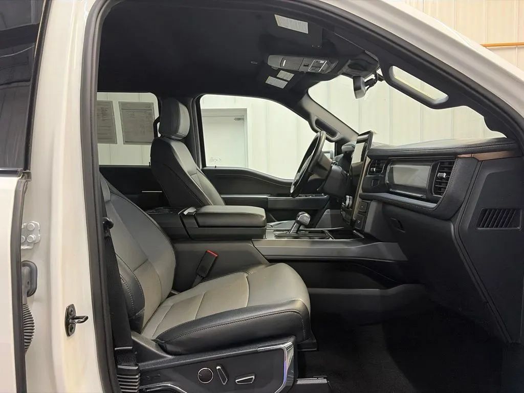 Used 2022 Ford F150 Lightning Lariat AWD/4WD image 21