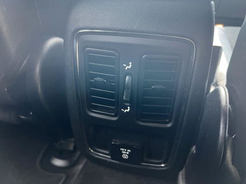 Used 2017 Jeep Grand Cherokee Altitude AWD/4WD image 16