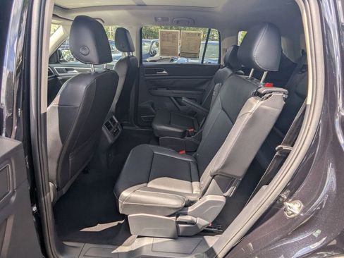 Used 2019 Volkswagen Atlas SEL R-Line FWD image 2