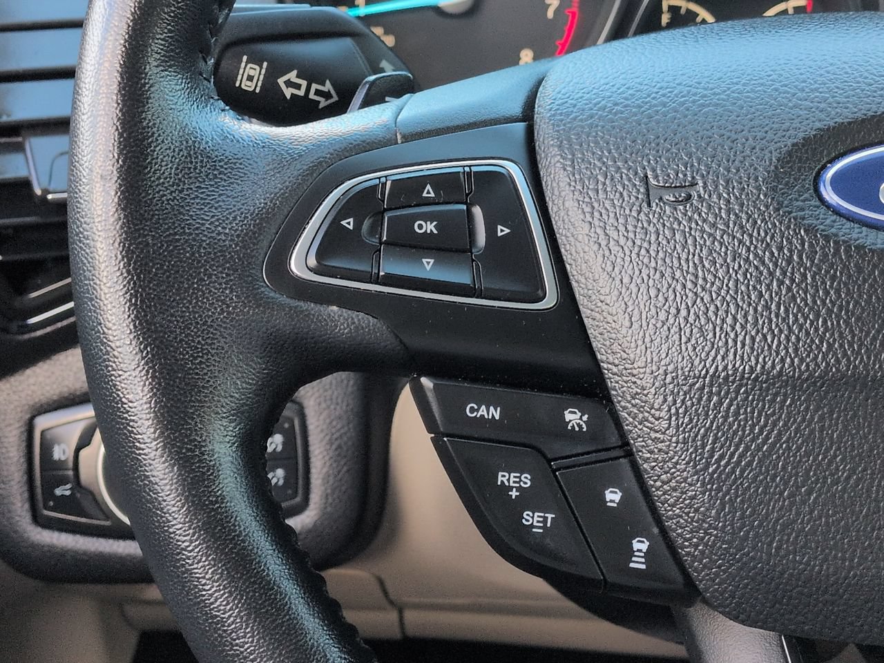 Used 2018 Ford Escape Titanium w/ Ford Safe & Smart Package FWD image 25