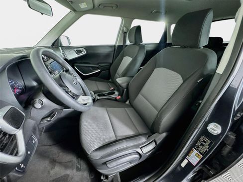 Used 2020 Kia Soul LX FWD image 11