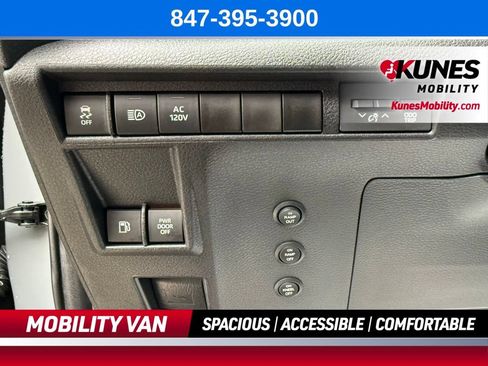 Used 2025 Toyota Sienna XSE w/ XSE Plus Package AWD/4WD image 30