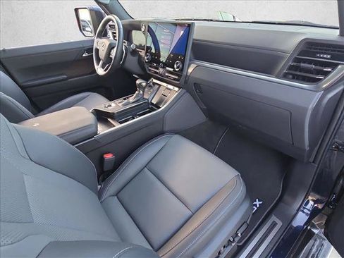 Used 2025 Lexus GX 550 w/ Accessory Package (Z1) AWD/4WD image 22