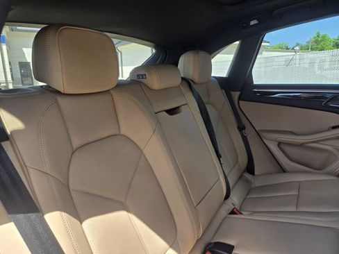 Used 2025 Porsche Macan Turbo image 23