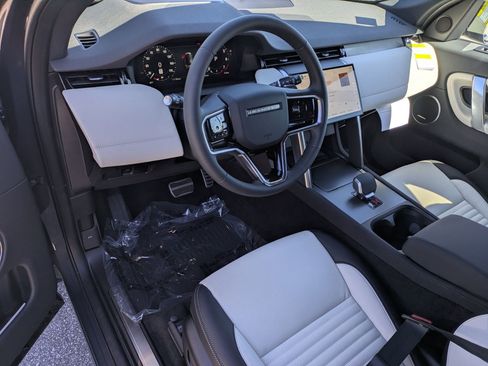 New 2026 Land Rover Discovery Sport Landmark AWD/4WD image 9
