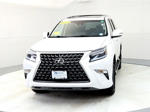 Used 2023 Lexus GX 460 Premium w/ Premium Package image 2