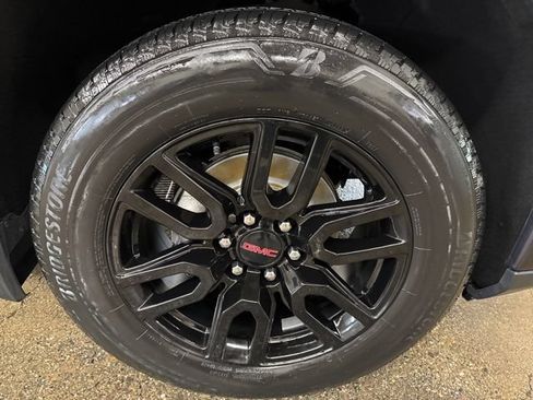 Used 2023 GMC Sierra 1500 Elevation AWD/4WD image 9