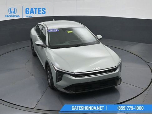 Used 2025 Kia K4 FWD image 42