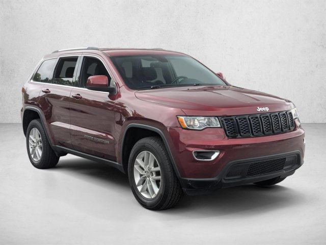 Used 2018 Jeep Grand Cherokee Laredo AWD/4WD image 3