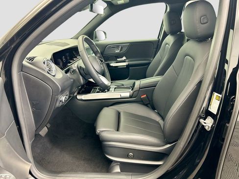 Certified 2025 Mercedes-Benz GLB 250 image 17