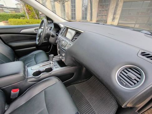 Used 2020 Nissan Pathfinder SL image 56