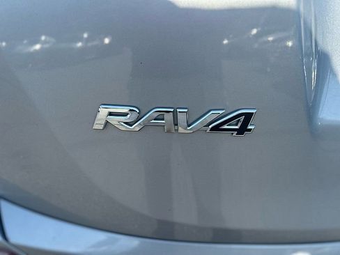 Used 2016 Toyota RAV4 LE AWD/4WD image 6