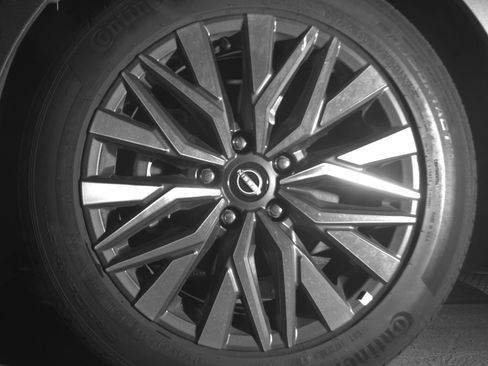 Used 2025 Nissan Altima 2.5 SV image 12