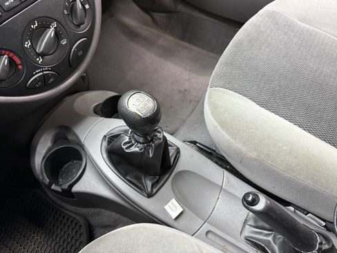 Used 2003 Ford Focus SE FWD image 29