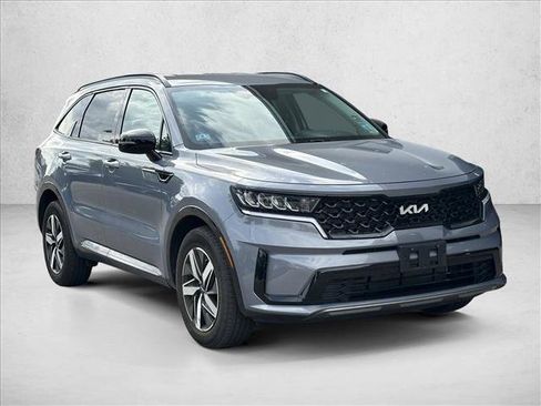 Used 2023 Kia Sorento S FWD image 3
