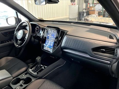 Used 2025 Subaru Forester Premium image 14