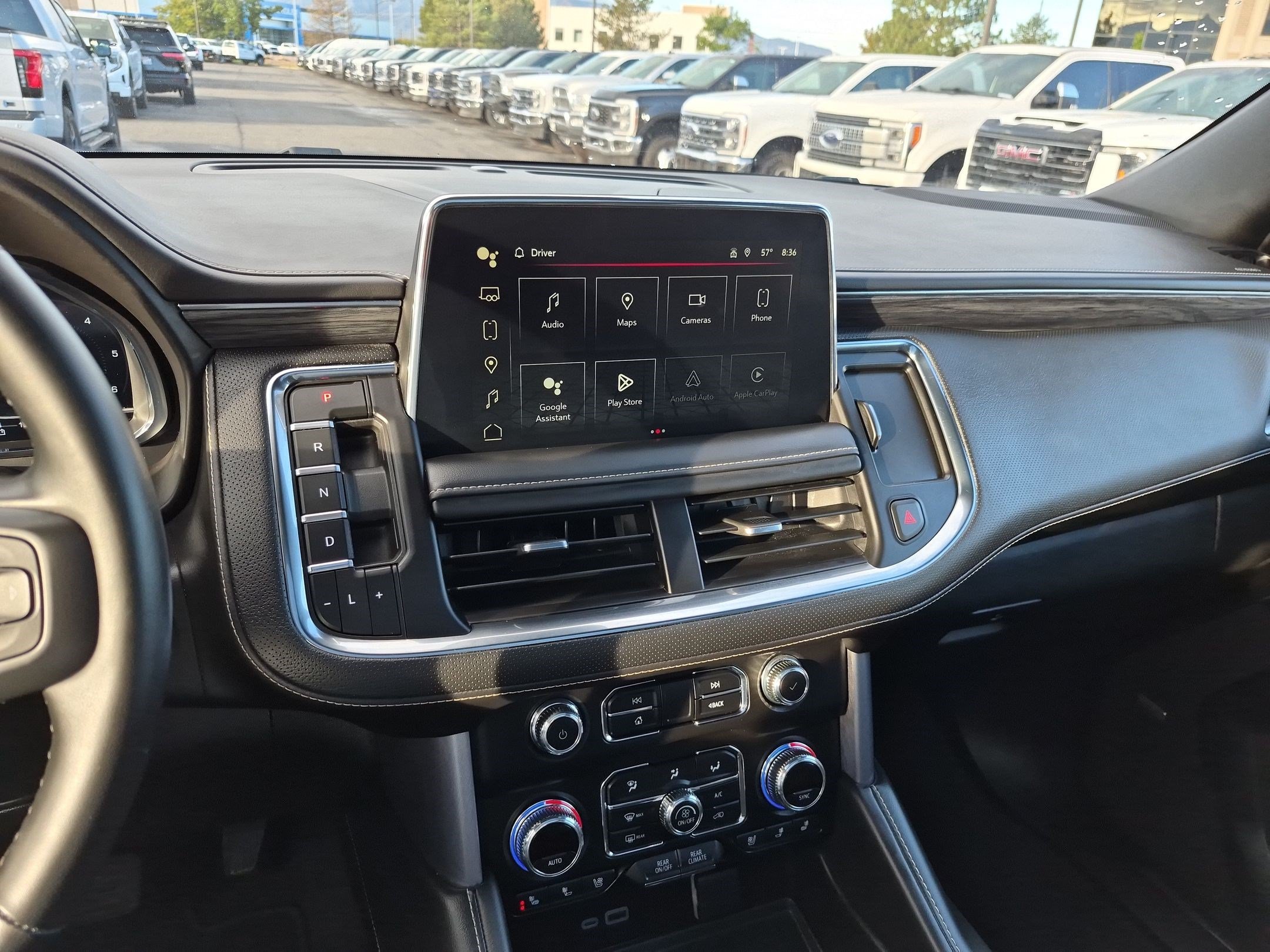 Used 2024 GMC Yukon XL SLT w/ SLT Luxury Package AWD/4WD image 28