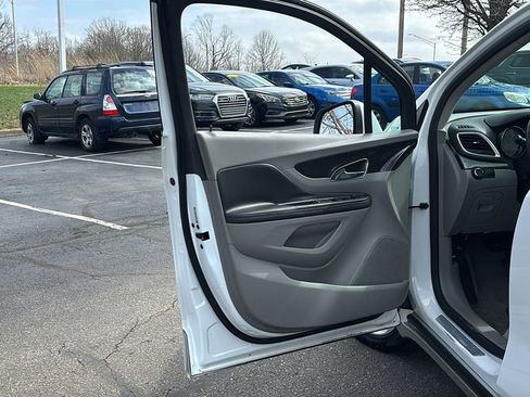 Used 2015 Buick Encore Convenience image 11