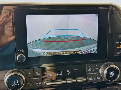 Used 2023 Toyota Highlander L FWD image 14