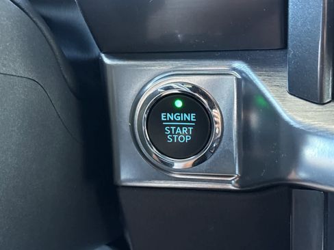 Used 2022 Ford F150 Lariat image 24