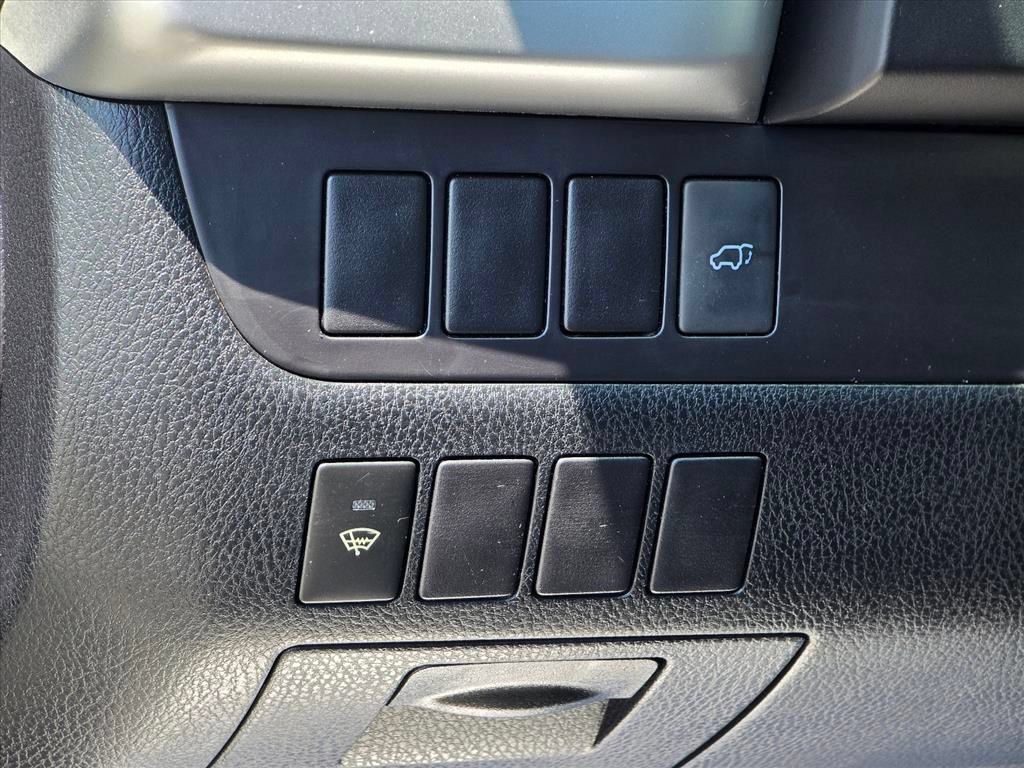 Used 2016 Toyota Highlander XLE AWD/4WD image 9