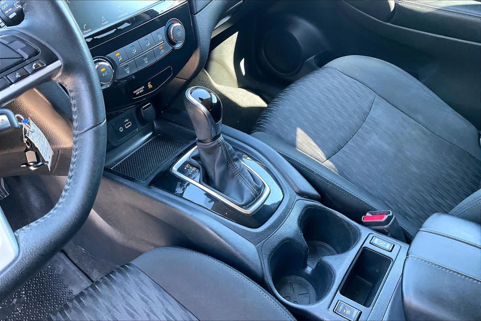 Used 2020 Nissan Rogue S w/ Special Edition Package FWD image 16