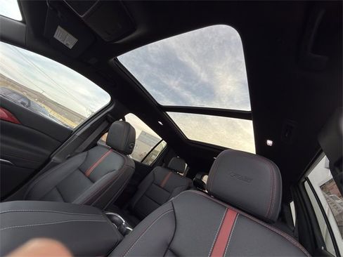 New 2026 Chevrolet Traverse RS image 19