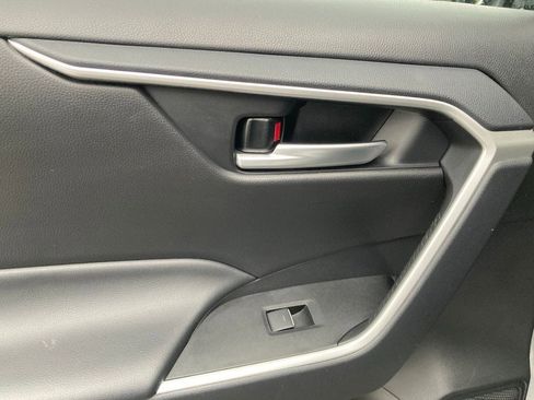 Certified 2025 Toyota RAV4 XLE FWD image 12