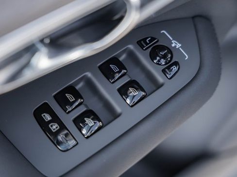 New 2026 Volvo XC90 B6 Plus w/ Protection Package image 40