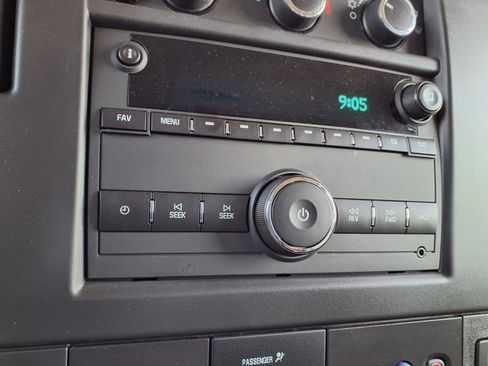 Used 2024 Chevrolet Express 3500 LT w/ LT Preferred Equipment Group image 3