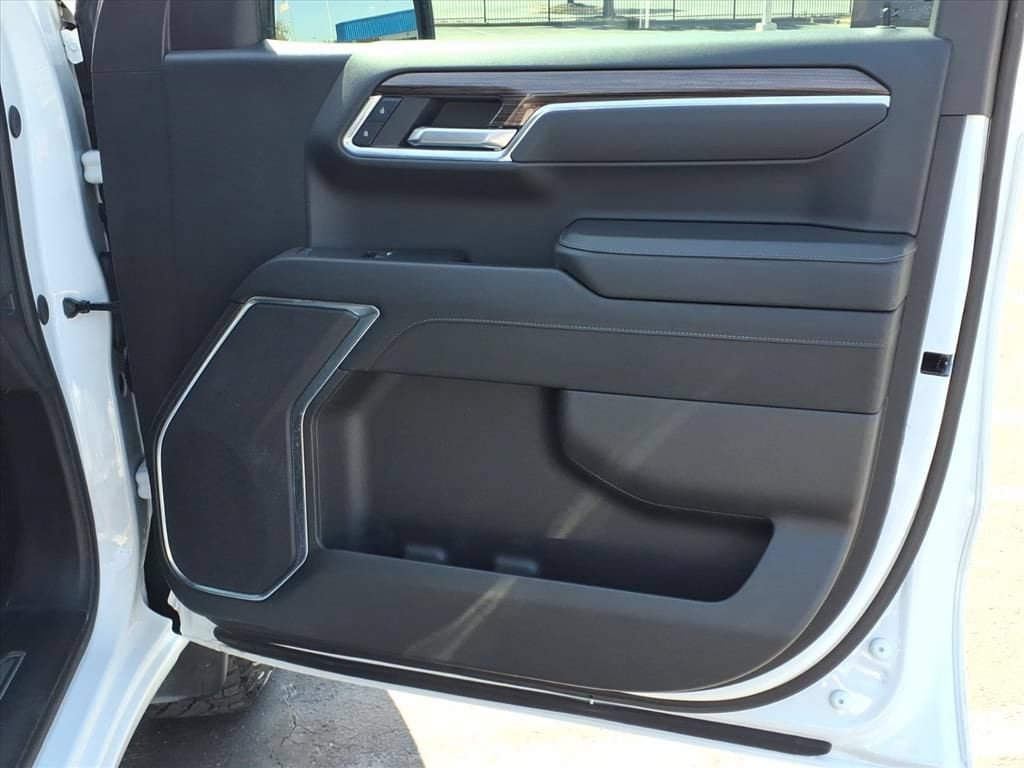 Used 2024 Chevrolet Silverado 1500 LT Trail Boss w/ Protection Package AWD/4WD image 21