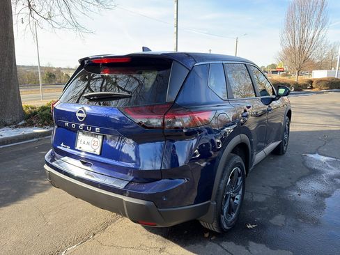 New 2026 Nissan Rogue SV image 7