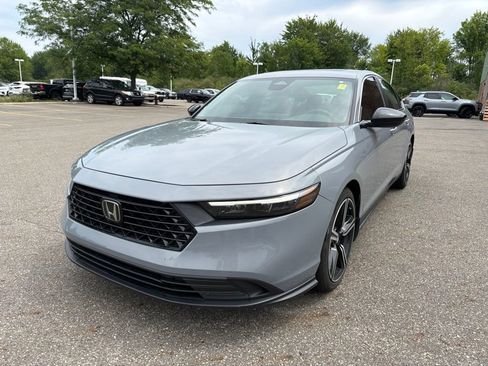 Used 2024 Honda Accord Sport image 3