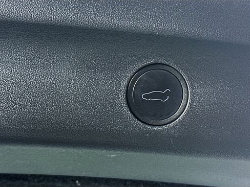 Used 2024 Tesla Model Y Long Range image 27