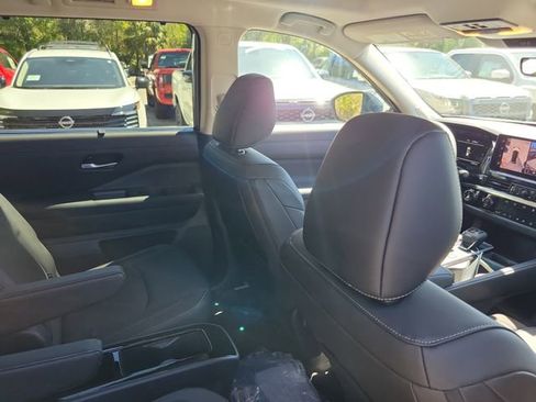 New 2026 Nissan Pathfinder SL w/ SL Premium Package image 29