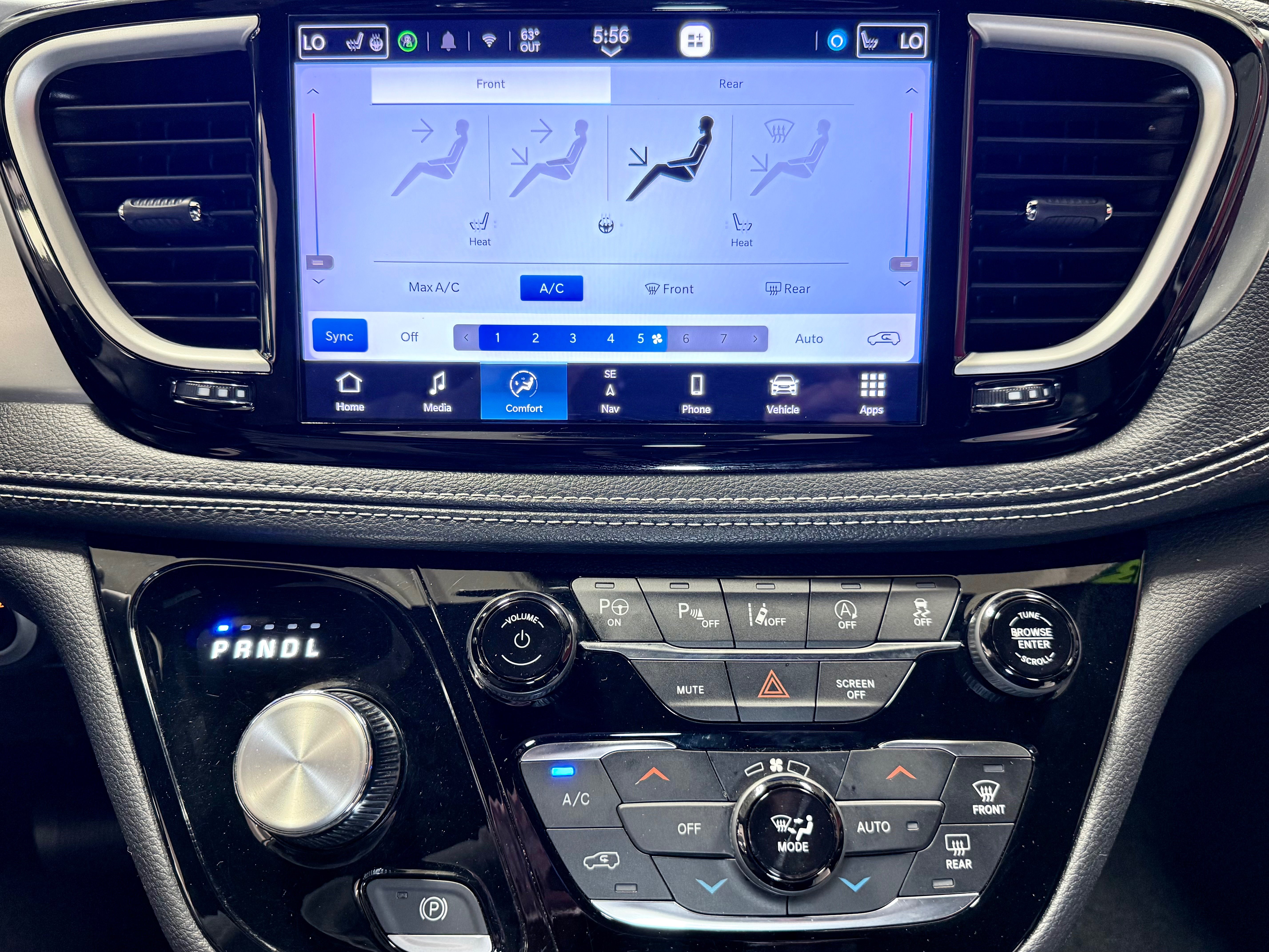 Certified 2023 Chrysler Pacifica Touring-L w/ Uconnect Theater Family Group AWD/4WD image 30