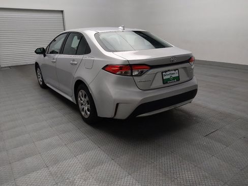 Used 2021 Toyota Corolla LE image 5