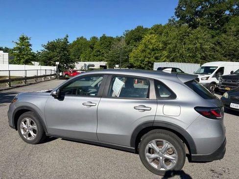 Used 2023 Honda HR-V LX image 2