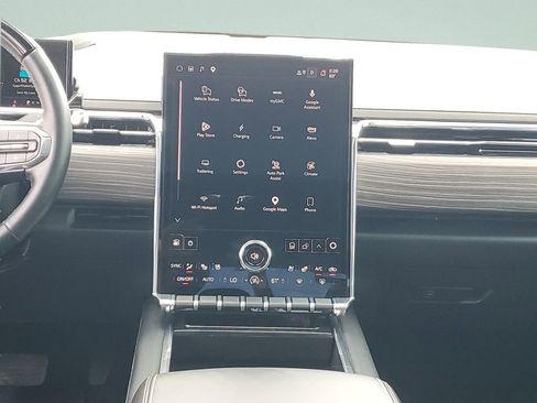 Used 2025 GMC Sierra EV Denali AWD/4WD image 15