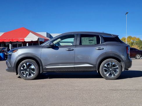 New 2025 Nissan Kicks SV w/ SV Premium Package image 2